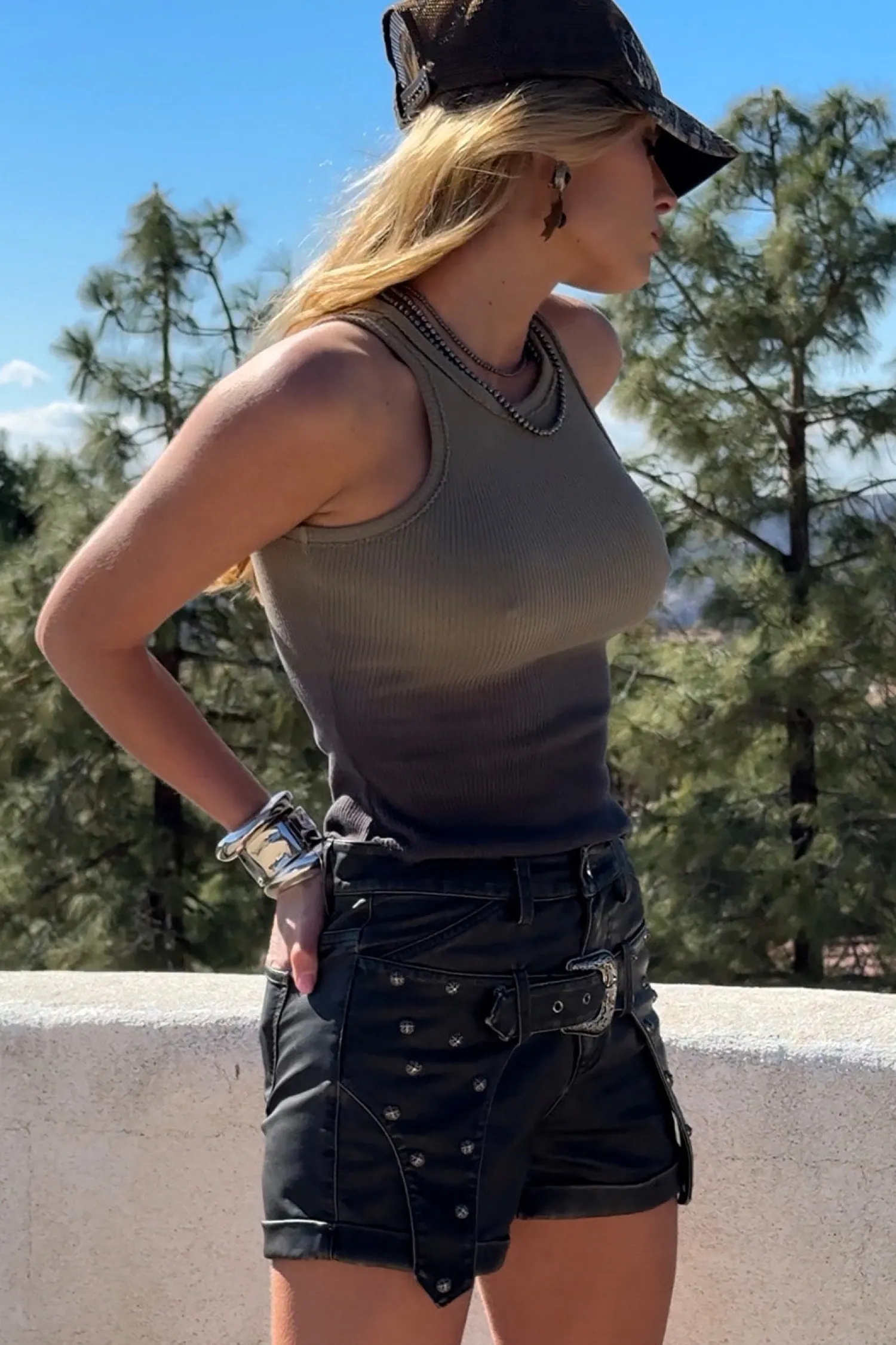 Outlet Chaos Ombre Tank Tees + Tanks|Festival Favorites