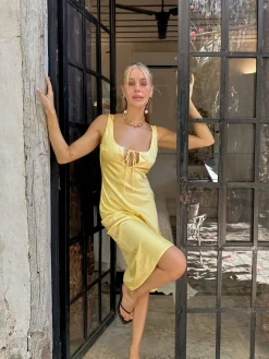 Outlet Daphne Yellow Satin Midi Dress Day Dresses|Vacation Dresses
