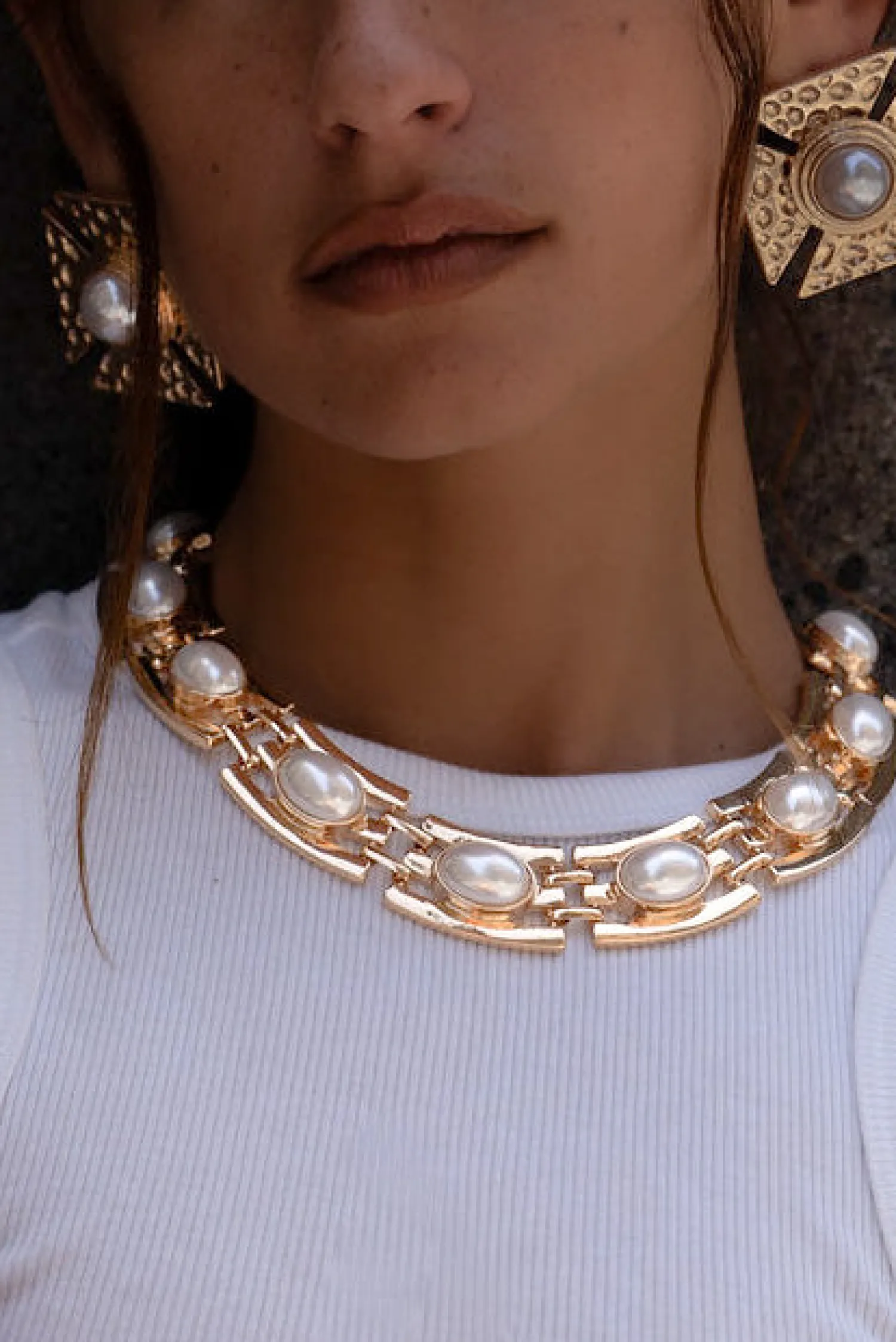 Hot Greta Bold Gold and Pearl Necklace Jewelry|Golden Hour Bachelorette
