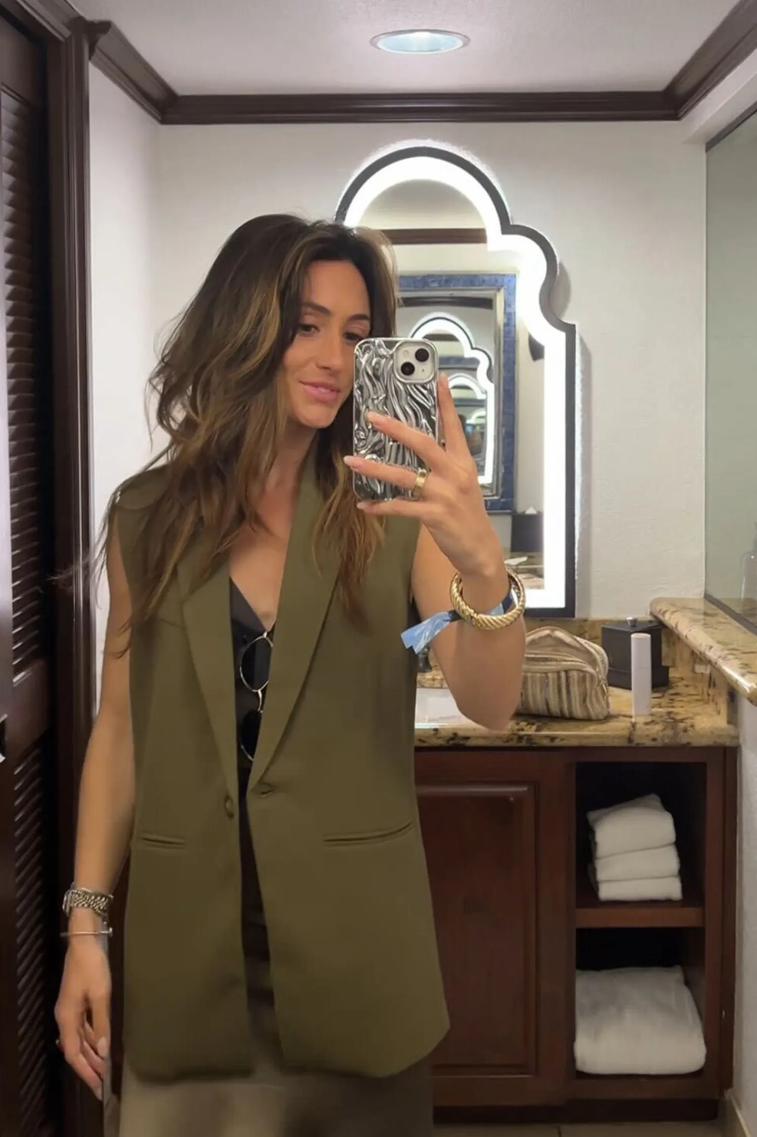 Fashion Marlowe Olive Sleeveless Blazer Tees + Tanks|Vacation Tops